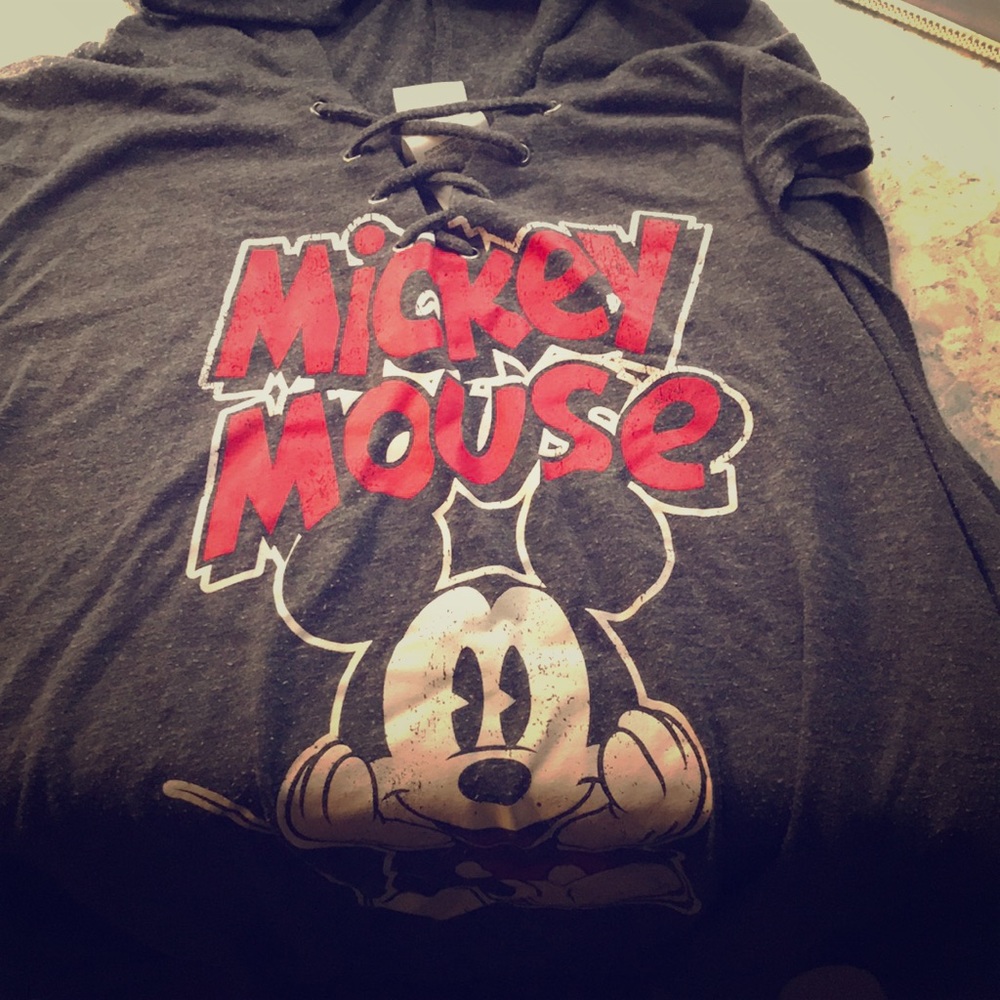 Disney Minnie Mouse shirt no sleeves with hoodie.